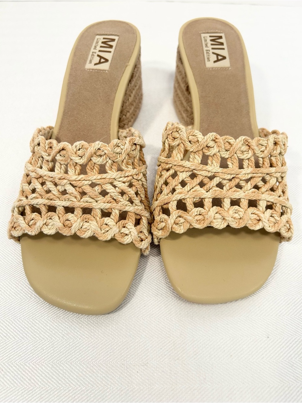 Mia Idella Natural Woven Sandals NIB